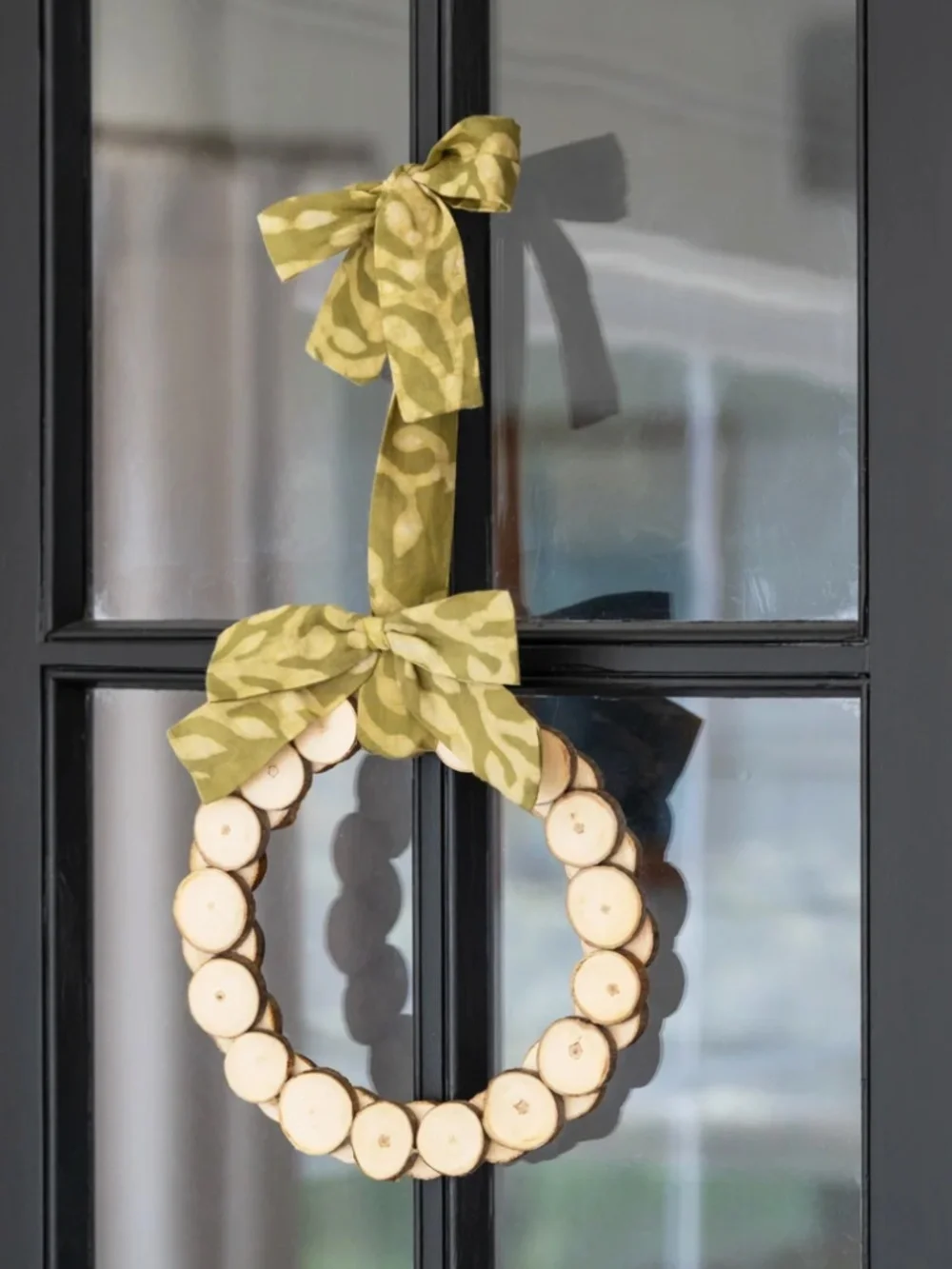 The Full Circle Wood Mini Wreath - NWT